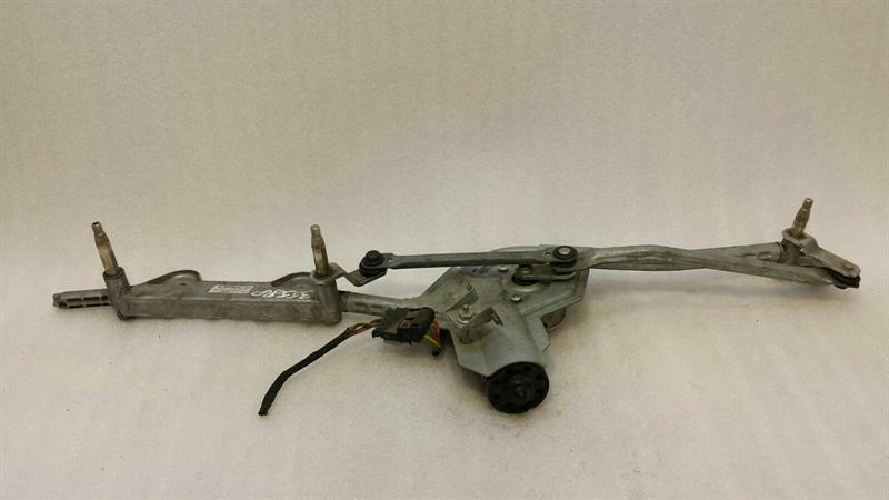 Mercedes-Benz CLA (C174 / C178) Mercedes SL R230 Front Wiper Motor A2308200042 Wiper Motor Front. Body type: Convertible
Fuel: Petrol