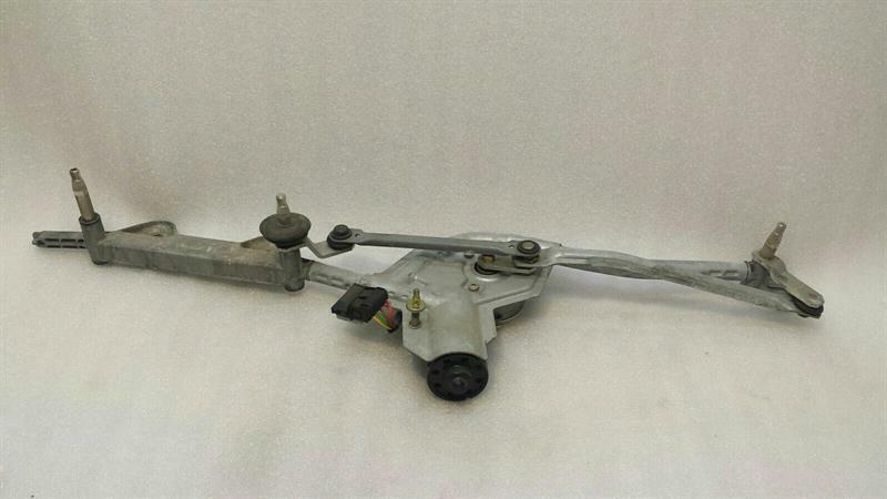 Mercedes-Benz CLA (C174 / C178) Mercedes SL R230 front Wiper engine A2308200041 wiper engine Body type: Convertible
Fuel: Petrol