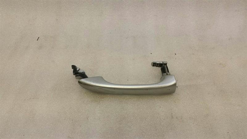 Mercedes-Benz CLS (C219) Mercedes CLS W219 Front Right Door Handle A2197600270 Door Handle Front Right Body type: Saloon
Fuel: Petrol