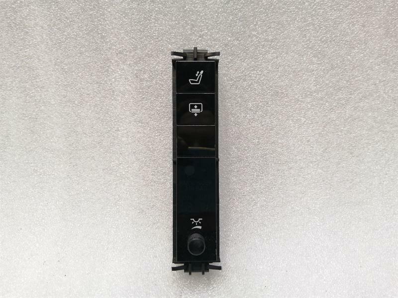 Mercedes-Benz A (W176) Mercedes S-class W222 switch block A2229055807 switch block Body type: Saloon
Fuel: Petrol