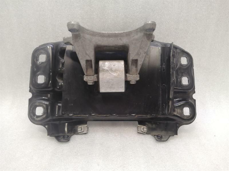 Mercedes S63 AMG W222 Engine Mount A2222401402 Engine Holder