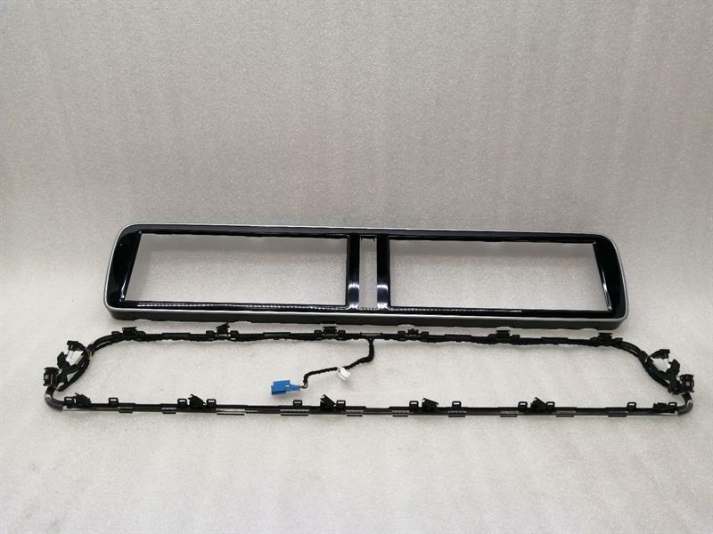Mercedes-Benz A (W176) Mercedes S-Class W222 Speedo Clock Cover A2226808204 Speedometer Cover Bezel Body type: Saloon
Fuel: Petrol