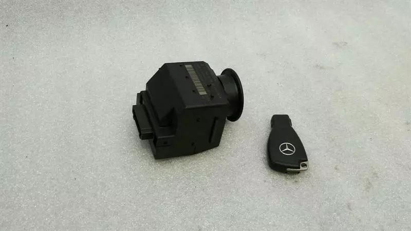 Mercedes-Benz CLS (C219) Mercedes W219 CLS Ignition Lock Switch A2115452508 EZS Control Unit KEY LOCK Body type: Saloon
Fuel: Petrol