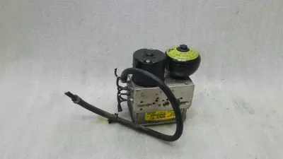 Pompe ABS Mercedes SL R230 A0084313912 Dégâts au niveau du bloc hydraulique de la pompe ABS