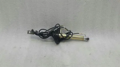 Mercedes SL R230 Rechter Hydraulikzylinder A2308001272 Hydraulikzylinder rechts.