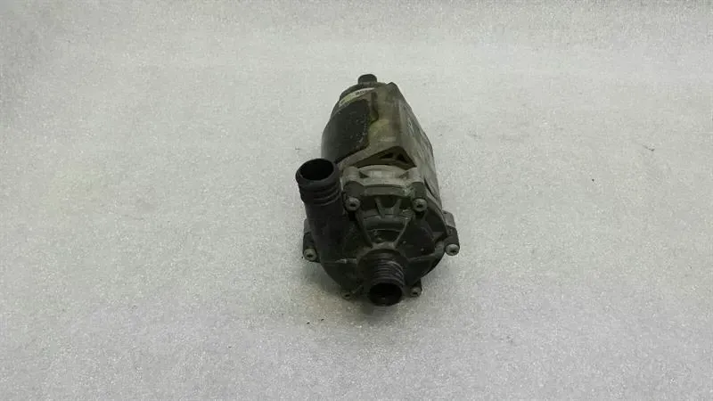Mercedes-Benz CLS (C219) Mercedes CLS CLS55 AMG Water Pump A0005000386 Coolant Pump Pump M113 Body type: Saloon
Fuel: Petrol