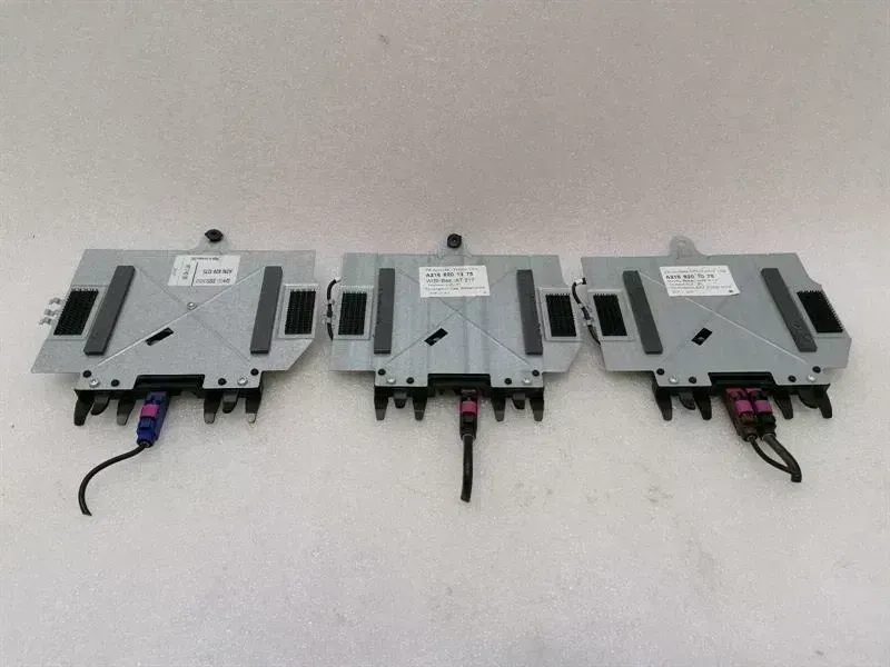 Mercedes-Benz A (W169) Mercedes CL W216 Aerial / Antenna Set of 3 A2168201075 Antenna Kit Body type: Coupe
Fuel: Petrol