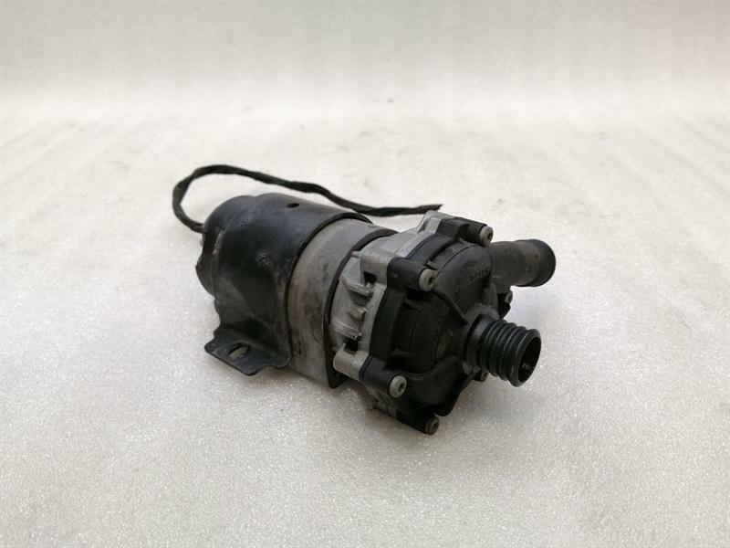 Mercedes-Benz CLS (C219) Mercedes CLS55 AMG W219 Cooling Pump A0005000186 Coolant Pump Pump Body type: Saloon
Fuel: Petrol
