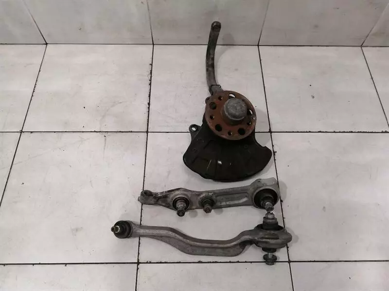 Mercedes-Benz CLS (C257) 2018-2023 Mercedes CLS55 AMG W219 Right Front Hub A2113305220 Wheel Bearing Housing Front Right