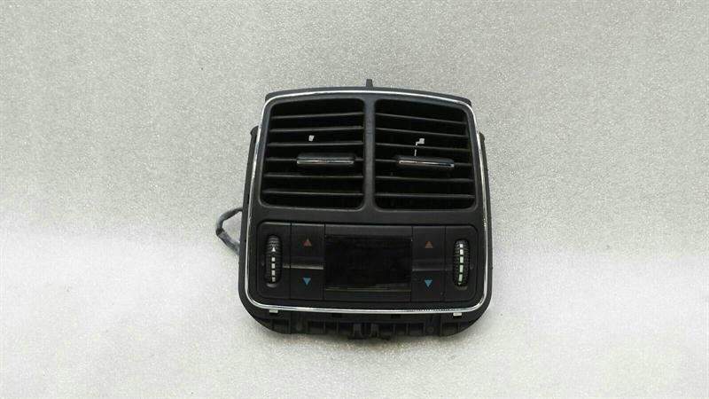 Mercedes-Benz CLS (C219) Mercedes CLS W219 rear air vent A2118302254 ventilation nozzle ventilation grille climate Body type: Saloon
Fuel: Petrol