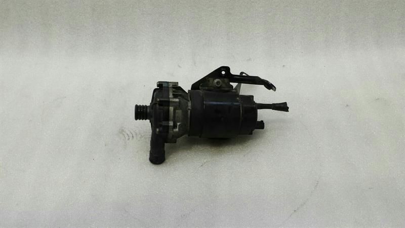 Mercedes CLS55 AMG W219 Additional Cooling Pump A0005000386 Coolant Pump