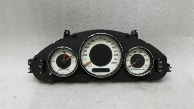 Mercedes W219 V8 kompresors AMG instrumentu kopa A2195401011 spidometrs MPH