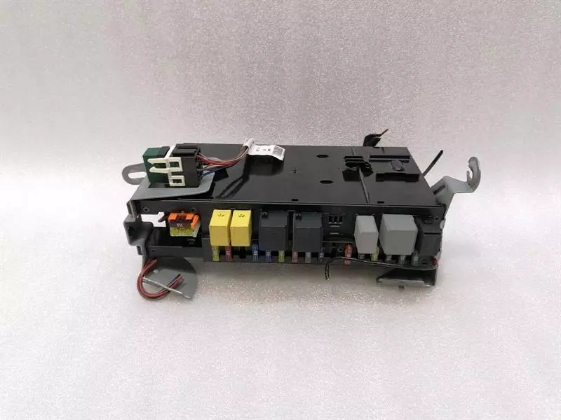 Mercedes-Benz CLS (C219) Mercedes CLS W219 rear fuse box A2115455301 fuse box rear Body type: Saloon
Fuel: Petrol