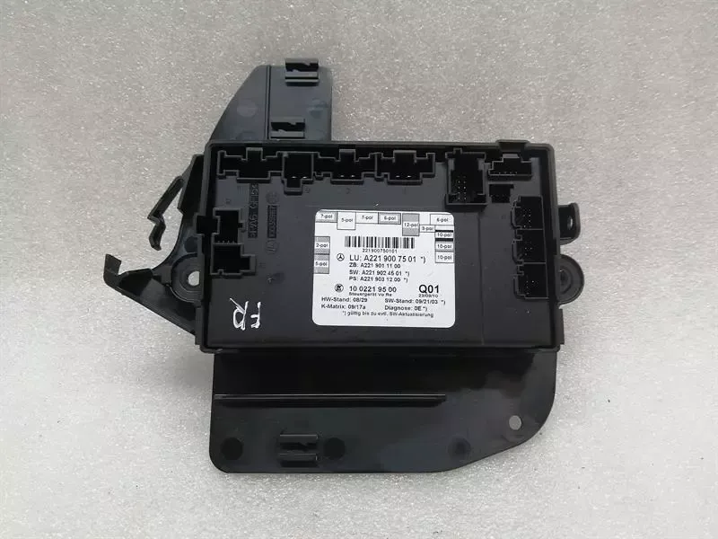 Mercedes S-class W221 front right door module A2219007501 door control unit front R