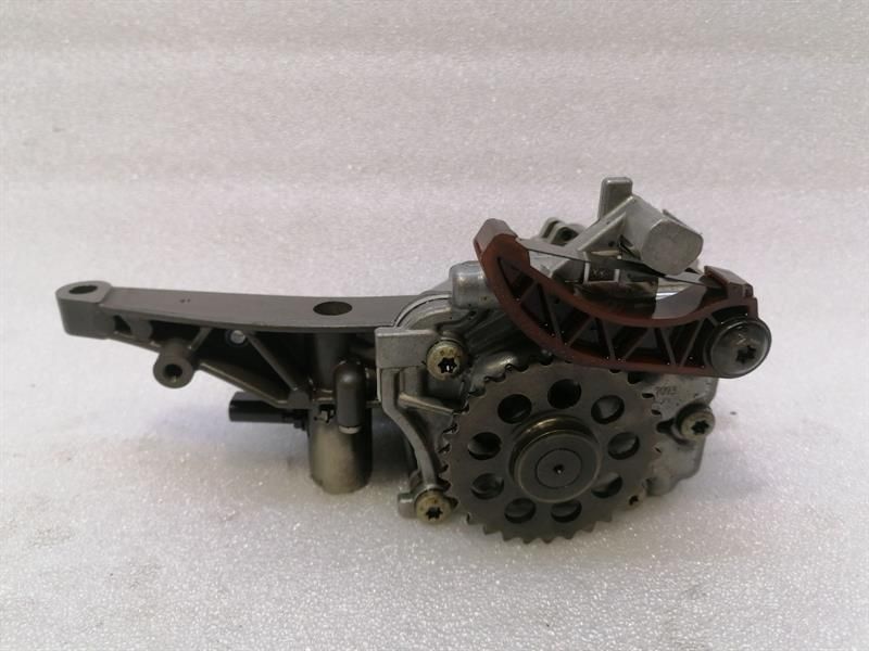 Mercedes S63 AMG W221 M157 oil pump A2781800901 oil pump oil auxiliary pump
