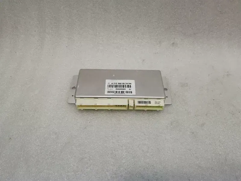 Mercedes-Benz A (W176) Mercedes E63 AMG W212 Airmatic Control Module A2129005524 ECU Airmatic Body type: Saloon
Fuel: Petrol