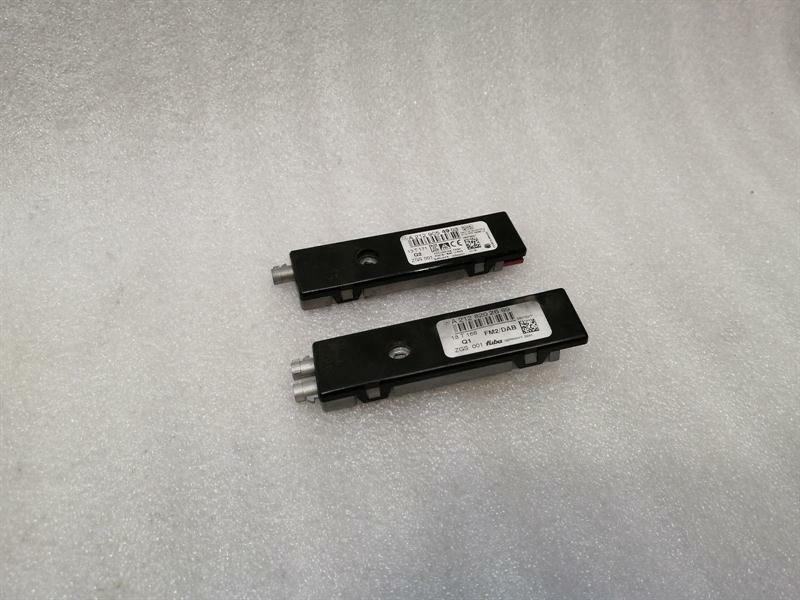 Mercedes-Benz A (W176) Mercedes E Class W212 Aerial / Antenna Set A2129054903 Antenna Set Body type: Saloon
Fuel: Petrol