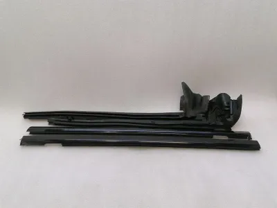 Zestaw uszczelek drzwi Mercedes CL W217 A2176730300 Uszczelki drzwi