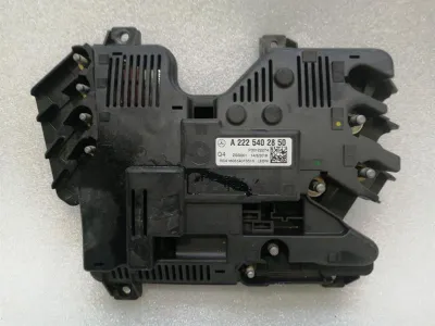 Mercedes CL W217 rear fuse box A2225402850 fuse box rear