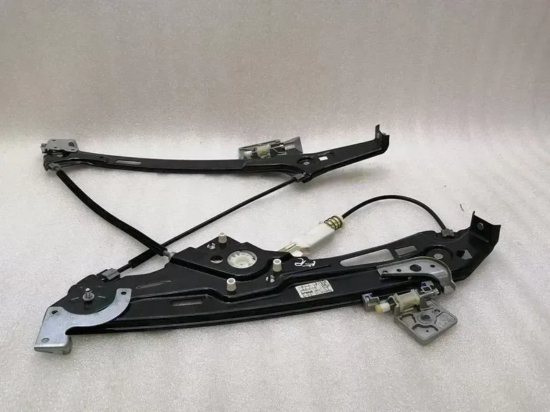 Mercedes-Benz CLS (C219) Mercedes CLS W219 Right Front Door Winder A2197201046 Window Regulator Front Right Body type: Saloon
Fuel: Petrol