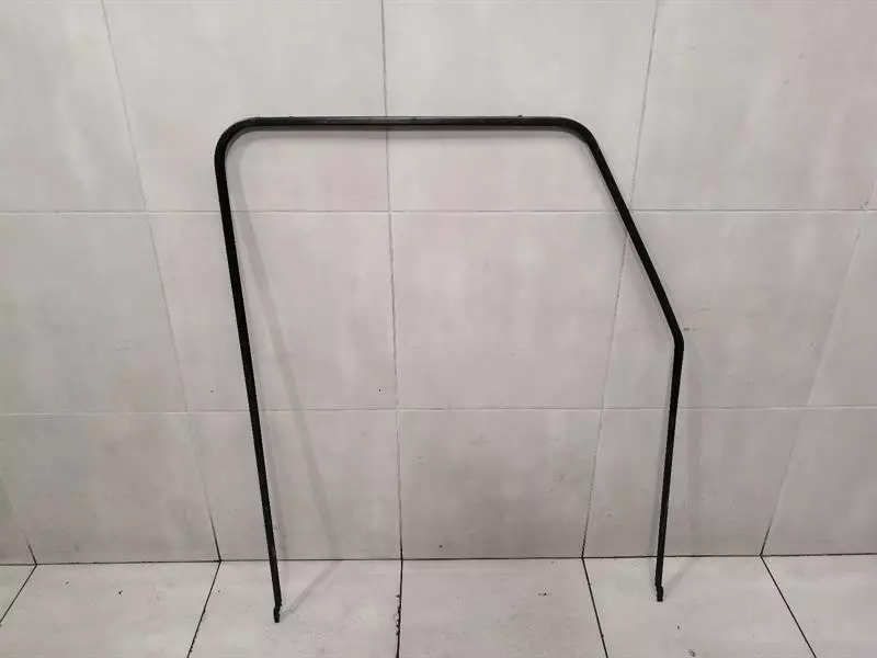 Mercedes-Benz A (W176) Mercedes G-Car W463 Front Door Window Frame A4637250056 Front Door Frame Body type: SUV
Fuel: Petrol
