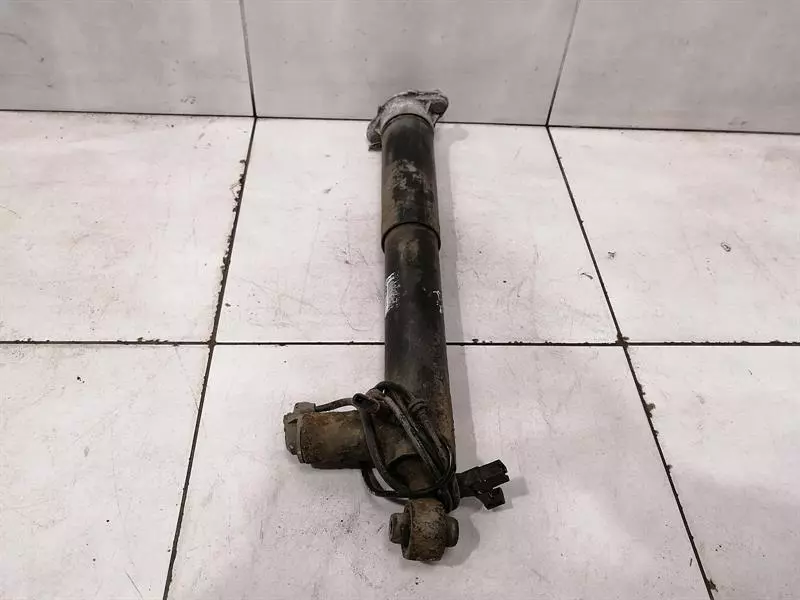 Mercedes-Benz A (W176) Mercedes E63 AMG W212 Shock Absorber Right A2183202030 Shock Absorber Rear R EDC Body type: Saloon
Fuel: Petrol