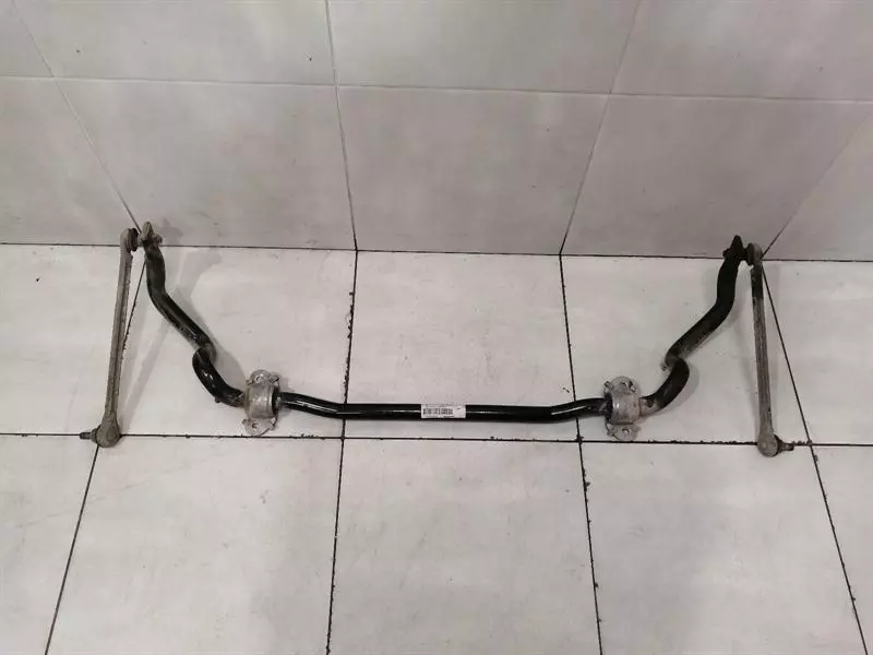 Mercedes-Benz A (W176) Mercedes E63 AMG W212 Anti Roll Bar Front A2183230465 Front Stabilizer AMG Body type: Saloon
Fuel: Petrol