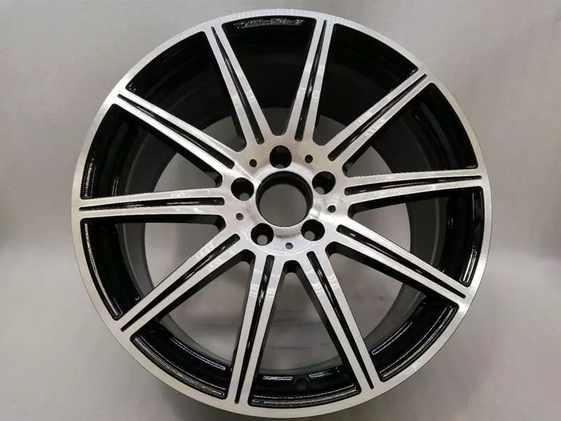 Mercedes-Benz A (W176) Mercedes E63 AMG FACELIFT W212 Alloy Wheel A2124015102 alloy rim FLOWFORM 9.5J Body type: Saloon
Fuel: Petrol