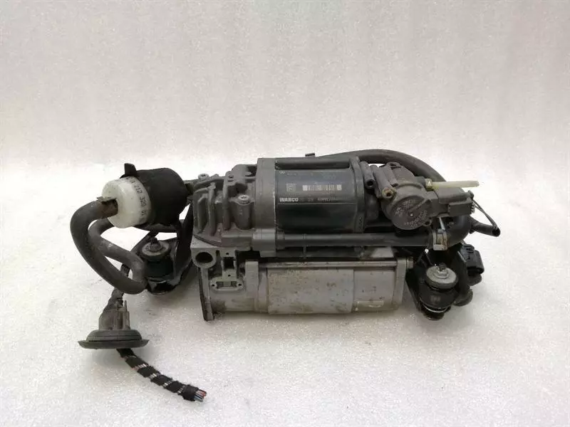 Mercedes-Benz A (W176) Mercedes E Class W212 Air Suspension Pump A2123200104 Compressor Air Suspension Body type: Saloon
Fuel: Petrol