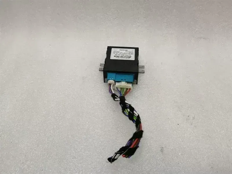 Mercedes-Benz A (W176) Mercedes W212 Fuel Pump Module A0009003500 Fuel Pump Control Unit AMG Body type: Saloon
Fuel: Petrol