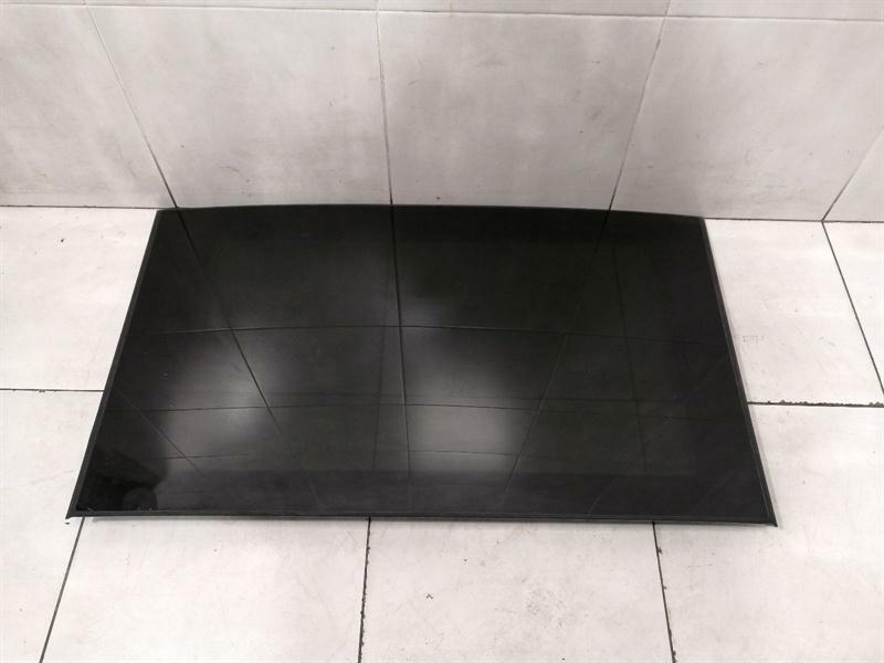 Mercedes-Benz A (W176) Mercedes E Class W212 Front Panoramic Glass A2127800121 Panoramic Roof Glass Front Body type: Saloon
Fuel: Petrol