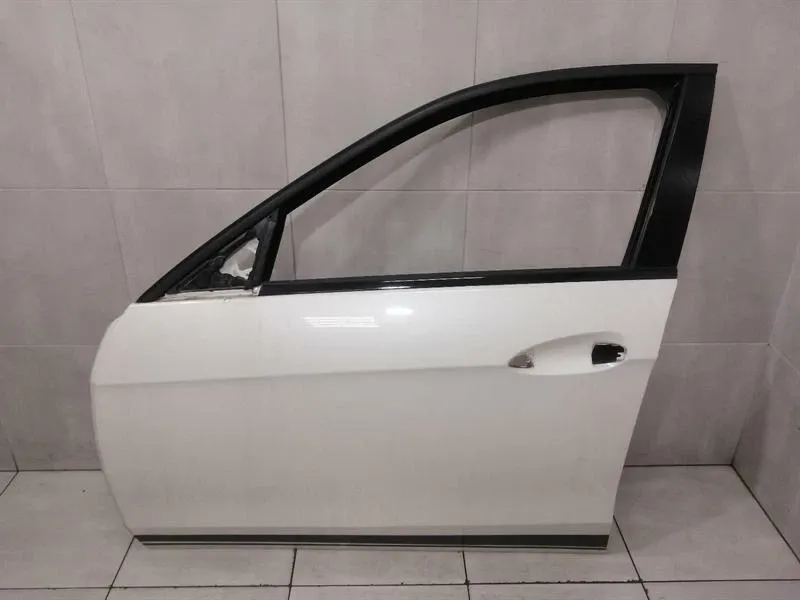 Mercedes E Class W212 left front door A2127200105 door front left.