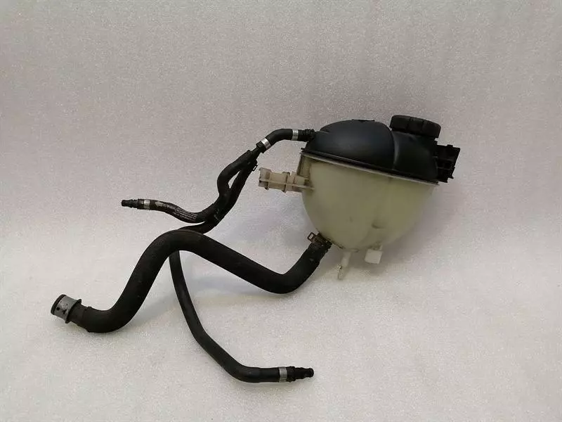 Mercedes-Benz A (W176) Mercedes E Class W212 Expansion Tank A2045000949 Balancing Tank Cooling Water Body type: Saloon
Fuel: Petrol