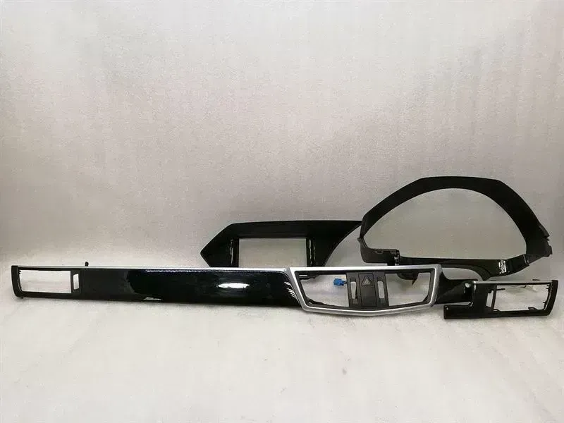 Mercedes-Benz A (W176) Mercedes E Class W212 Dashboard Veneer Set A2126809571 RHD RIGHT HANDLEBAR Body type: Saloon
Fuel: Petrol