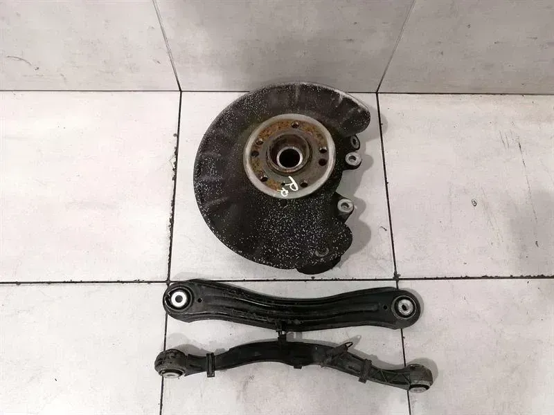 Mercedes-Benz A (W176) Mercedes ML W166 Right Rear Hub Set A1663500508 Wheel Bearing Housing Rear Right Body type: SUV
Fuel: Petrol