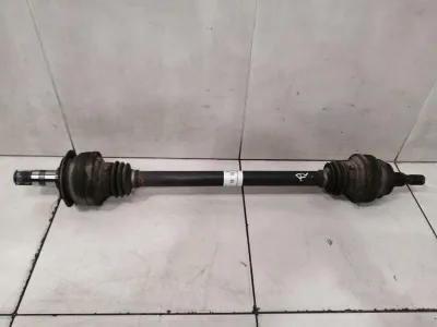 Mercedes ML W166 aizmugurējā piedziņas vārpsta L=R A1663501210 Piedziņas vārpsta aizmugurējā L=R