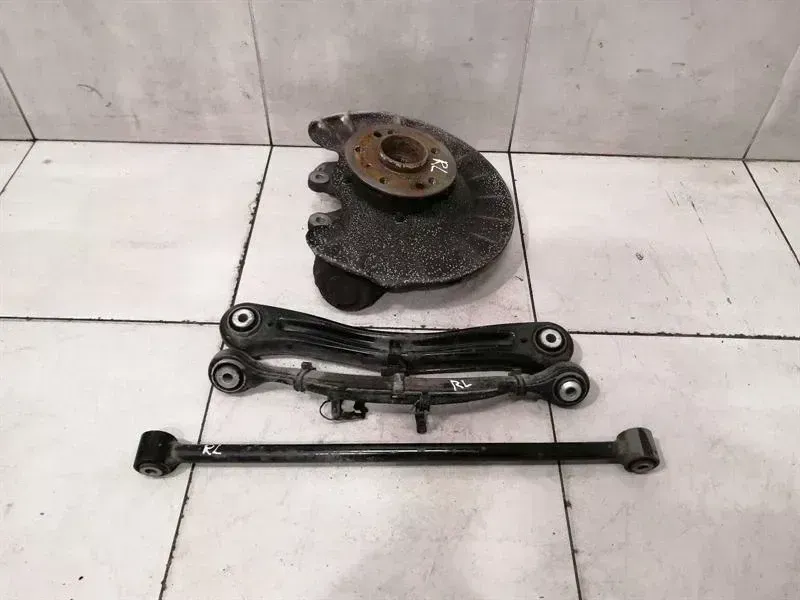 Mercedes-Benz A (W176) Mercedes ML W166 Left Rear Hub Set A1663500408 Wheel Bearing Housing Rear Left Body type: SUV
Fuel: Petrol