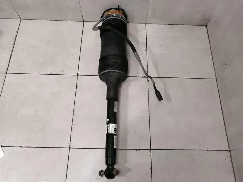 Mercedes-Benz A (W176) Mercedes CL W217 W222 ABC shock absorber rear A2223206513 shock absorber rear Body type: Coupe
Fuel: Petrol