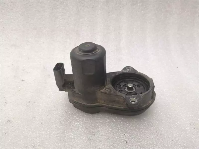 Mercedes-Benz A (W176) MERCEDES CL W217 PARK BRAKE ENGINE A2229063801 ACTUATOR PARKING BRAKE Body type: Coupe
Fuel: Petrol
