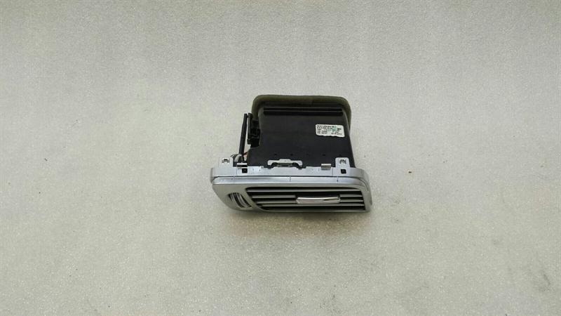 Mercedes-Benz CLS (C218) Mercedes CLS W218 left air vent A2188300154 ventilation nozzle ventilation grille left Body type: Saloon
Fuel: Petrol