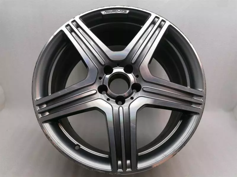 Mercedes-Benz CLS (C218) Mercedes CLS63 AMG CLS W218 FRONT Alloy Wheel A2184011802 Alloy Rim 9JX19H2 ET37 Body type: Saloon
Fuel: Petrol