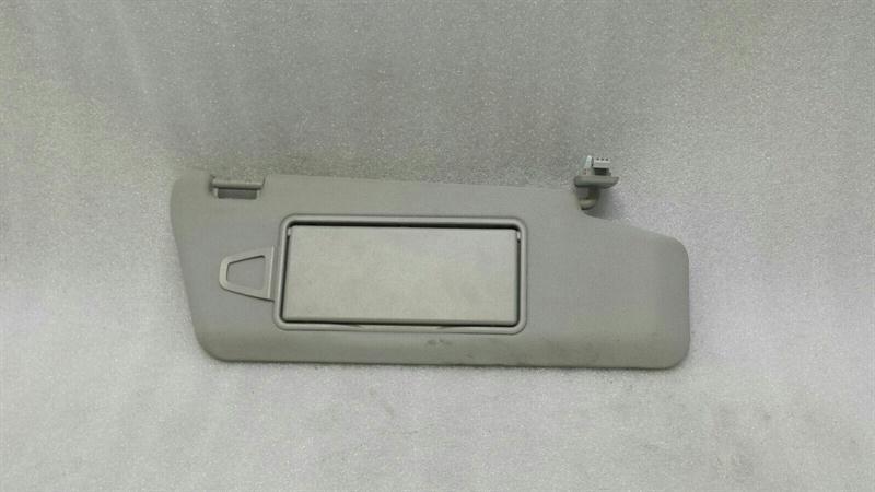 Mercedes-Benz CLS (C218) Mercedes CLS W218 right sun visor A2128103610 sun visor panel right Body type: Saloon
Fuel: Petrol