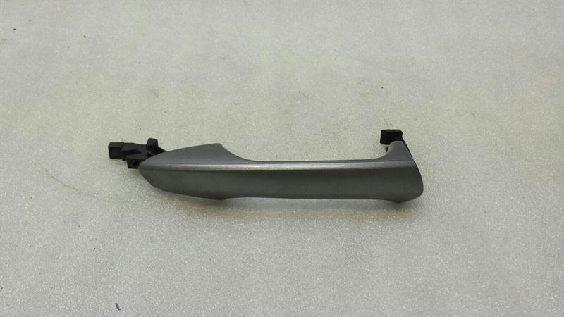 Mercedes-Benz CLS (C218) Mercedes CLS W218 RRH door handle A2047600270 door handle rear right Body type: Saloon
Fuel: Petrol