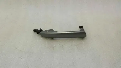Mercedes CLS W218 FRH durvju rokturis A2047600270 durvju rokturis priekšējais pa labi
