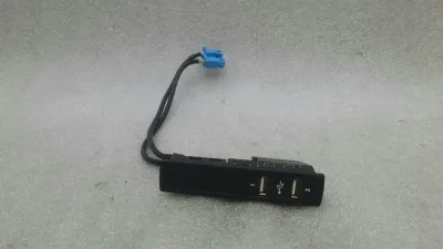 Mercedes CL W217 USB ieeja A2228200915 USB Female S Coupe W222