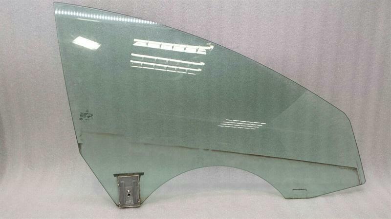 Mercedes-Benz CLS (C218) Mercedes CLS W218 Right Front Door Glass A2187250210 Door Window Front Right Body type: Saloon
Fuel: Petrol