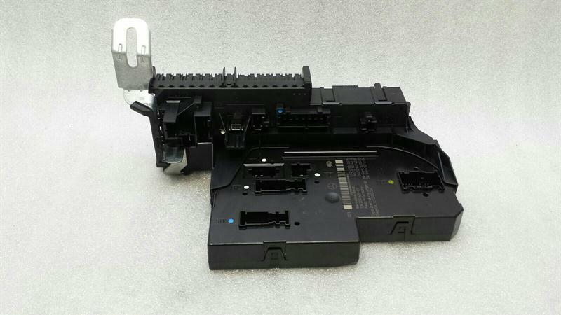 Mercedes-Benz CLS (C218) Mercedes CLS W218 Fuse Box A2129060105 Fuse Box Body type: Saloon
Fuel: Petrol