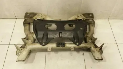 Mercedes CLS W218 Belka pomocnicza przednia A2186280157 Wspornik osi przedniej