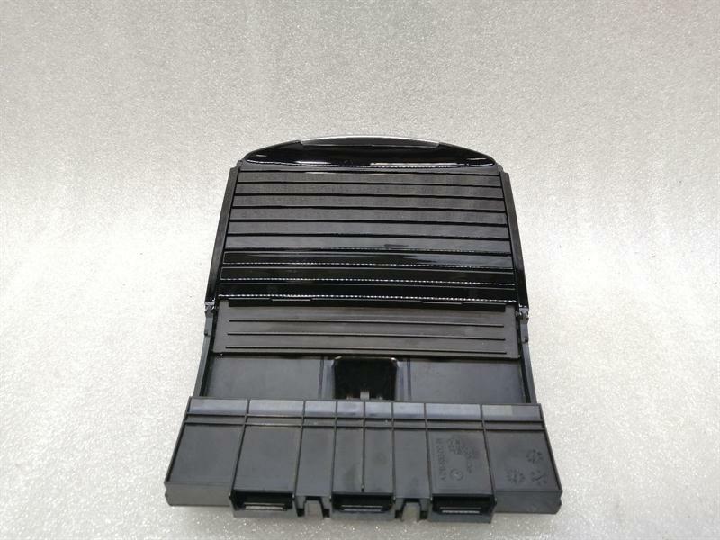 Mercedes-Benz CLS (C218) Mercedes CLS W218 CLS63 AMG Cup Holders A2188100113 Mug Holder Holder Body type: Saloon
Fuel: Petrol