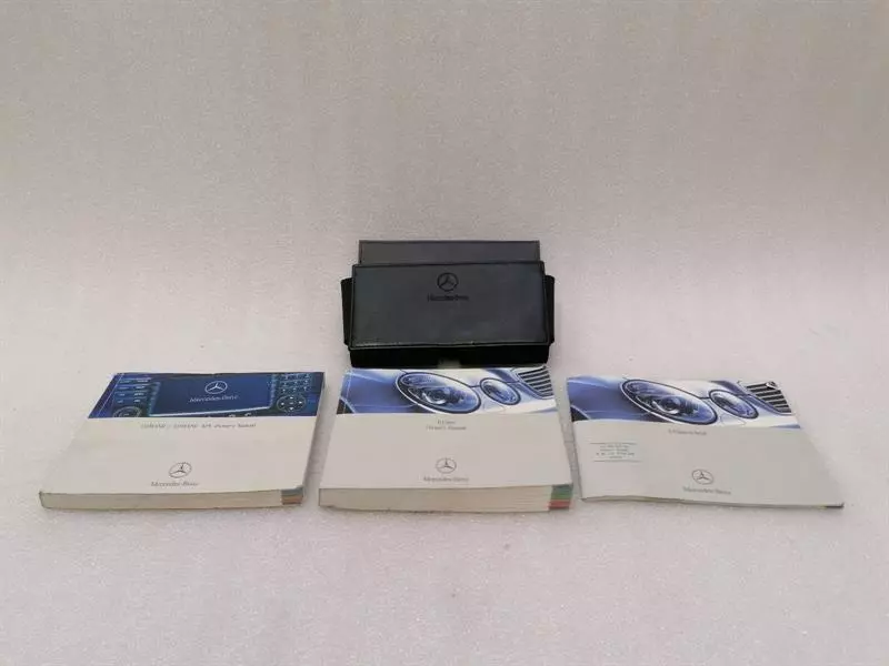 Mercedes-Benz C (W203) Misc MERCEDES E CLASS W211 SERVICE BOOKLET / MANUAL
...